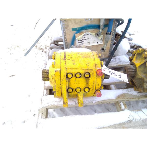 Hydraulic Motor - 2 Splined Outputs Opposite to each other