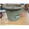 Image 3 : Large Capacity Utility Bucket