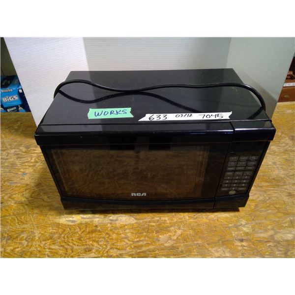 RCR 700W Microwave Black
