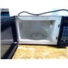 Image 3 : RCR 700W Microwave Black
