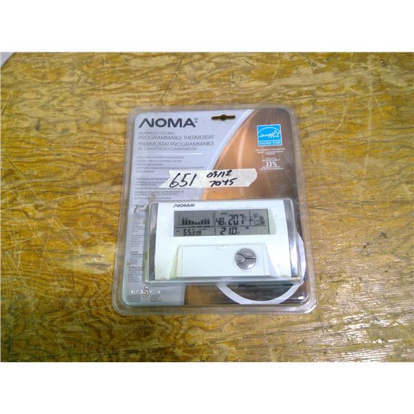 NOMA New in Package Programable Thermostat