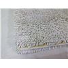 Image 2 : 1 White Bathroom Rug 35x23"