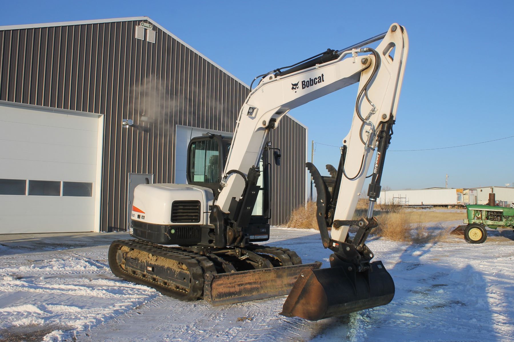 2015 Bobcat E85 Track Hoe, 173 original hours c/w Clean up and