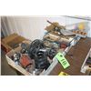 Image 1 : 3 boxes of miscellanous tools