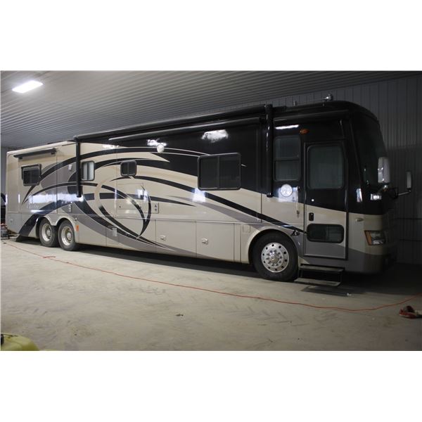 2008 Tiffin Diesel Motorhome 42', 4VZPT1B938C065659 Showing 46,198 miles - 4 slides - Cummins - Rear