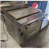 Image 2 : US RANGE CONVECTION OVEN W/ 36" GRILL TOP
