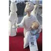 Image 1 : Lladro Father & Daughter w/Candle Figurine