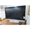Image 1 : Vizio 31" HD TV w/Stand