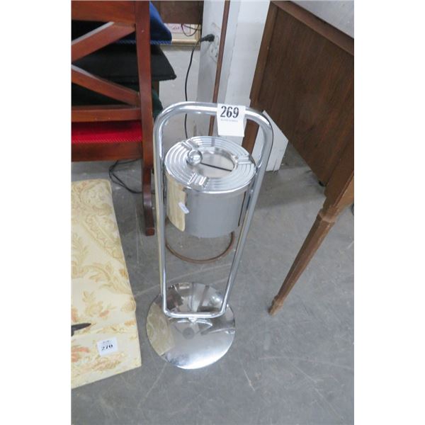 Retro Smoker's Station