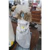 Image 1 : Ghost Zombie Bride Statue