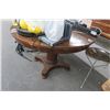 Image 1 : Mahogany Round Dining Table