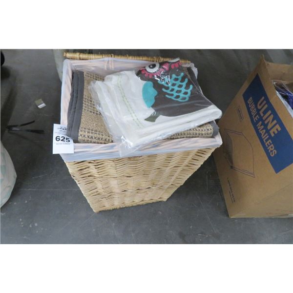 Wicker Basket w/Placemats