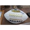 Image 2 : Urban Meyer Mini Gator Helmet & Autographed Jags Ball
