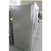 Image 6 : LG New S/S Side by Side Ref/Freezer w/Ice Maker- Small Dents