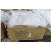 Image 2 : 26-87" x 88" (20), 87" x 104" (6), Down White Comforters 26 X $