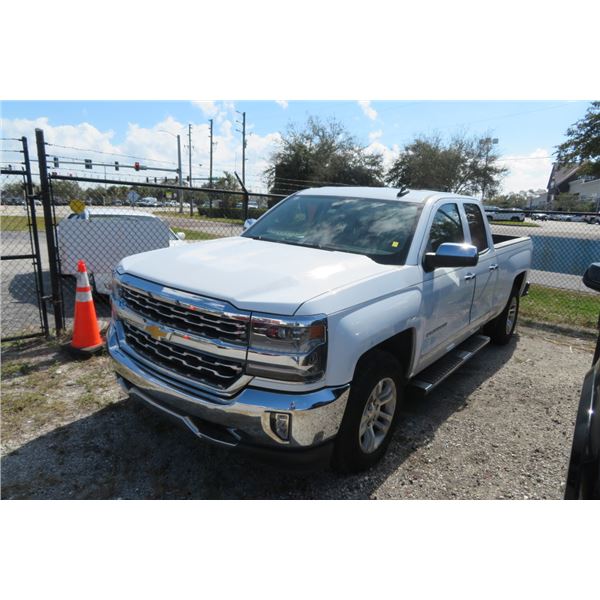 2017 Chevy Silverado 1500 LT S/B 4-Dr. X-Cab P/U