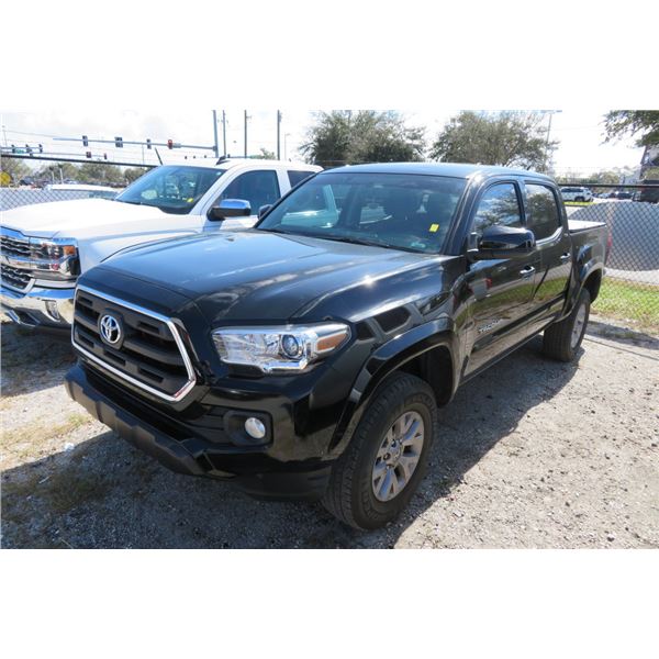 2016 Toyota Tacoma SR5 Crew Cab P/U