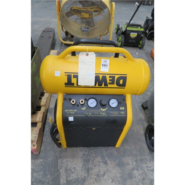 Dewalt Portable 225 PSI Air Compressor