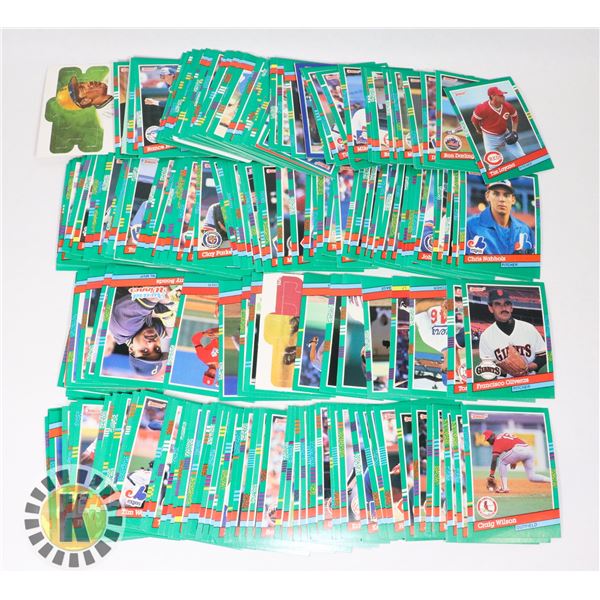 LOT OF ASSORTED BASEBALL CARDS