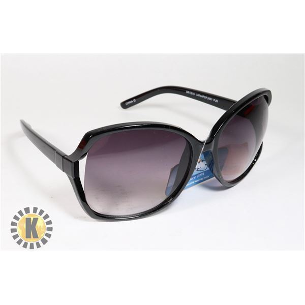 PAIR OF NEW PANAMA JACK SUNGLASSES