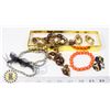 Image 1 : LOT OF ASSORTED NECKLACE AND BRACELET