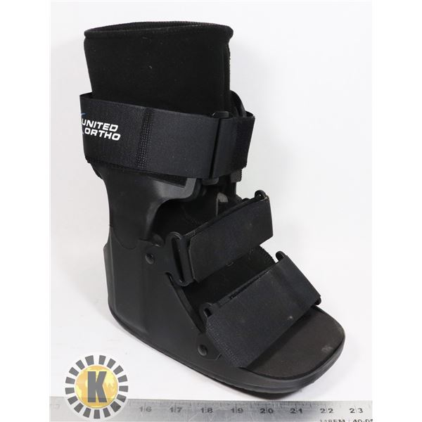 UNITED ORTHO BOOT SIZE XS