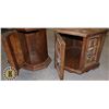 Image 2 : SET OF MATCHING STYLE END TABLES
