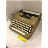 Image 2 : Eaton's Prestige Typewriter