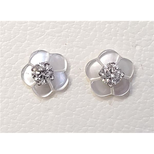 14K White Gold Diamonds(0.18Ct,I1-I2,F-G) Mother Of Pearl(0.7ct) With Removable Flower Jackets, Stud