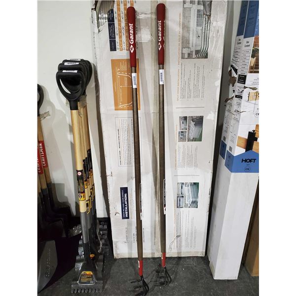 *NEW* Garant 5-Tine Weeder & Cultivator with Cushioned Grip - 54.5-in - Wood and Steel (Lawn & Garde