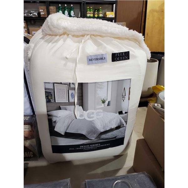 *NEW* UGG Reversable Devon Sherpa,  Queen Size Confortor Set, 1 Conforter & 2 Standard Pillow Shams