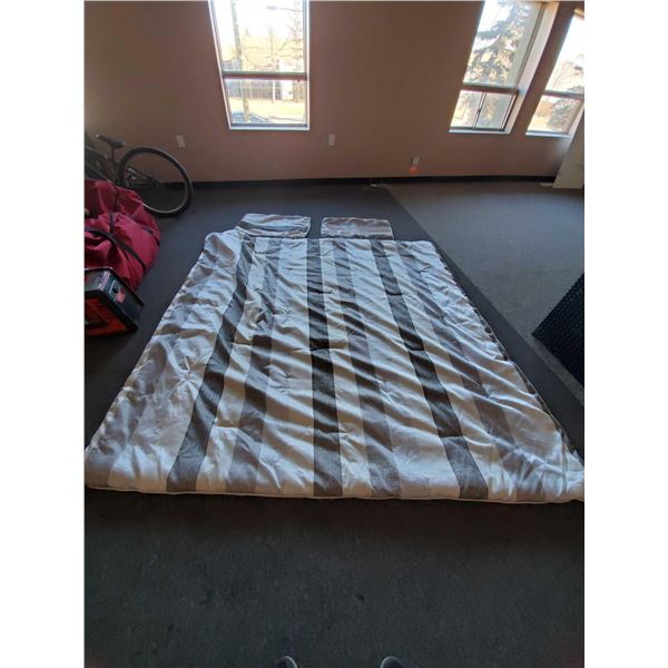 *NEW* Springmaid Long Island Comforter Set - 100% Polyester Woven Jacquard comes with 1 Comforter an