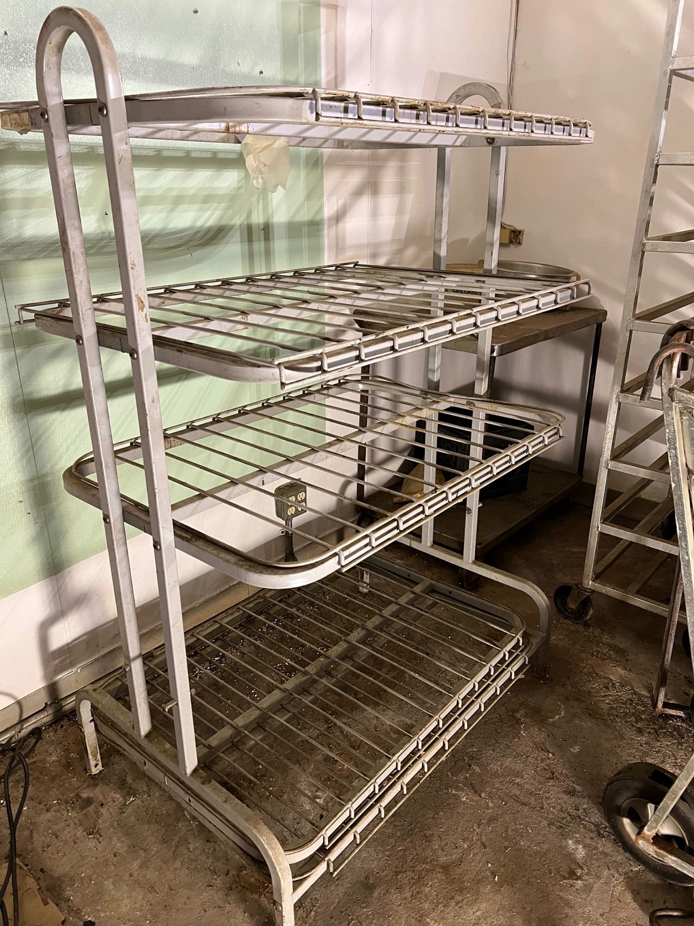 METAL DISPLAY RACK