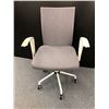 Image 1 : Office Chair - Grey Fabric with white arms/legs