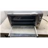 Image 2 : BLACK AND DECKER XL 6 SLICE TOASTER OVEN