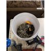 Image 2 : PAIL OF TOOLS, CHAIN, O RING SET