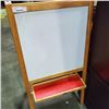 Image 2 : KIDS WHITEBOARD EASEL