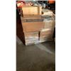 Image 1 : PALLET OF NEW CAKE LIFTERS, PLASTIC CLAMSHELL CASES AND MORE