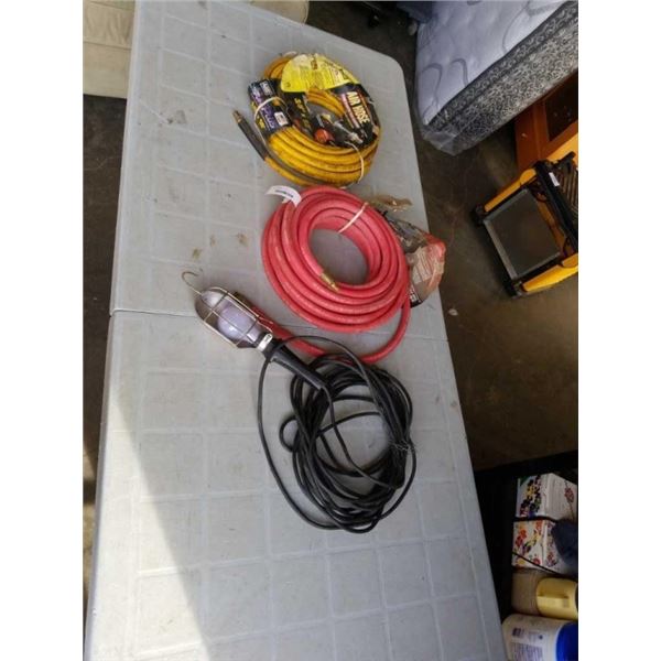 2 AIR HOSES AND TORUBLE LIGHT