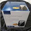 Image 1 : AS NEW INSIGNIA 3.2L MECHANICAL CONTROL AIR FRYER IN BOX