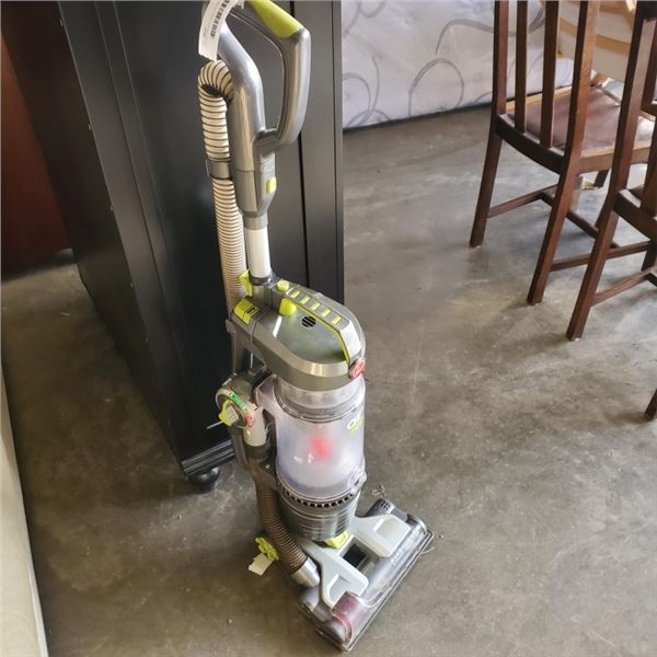 HOOVER AIR PRO BAGLESS VACUUM