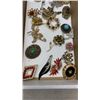 Image 5 : 2 TRAYS OF VARIOUS BROACHES