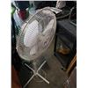 Image 3 : WHITE FLOOR FAN