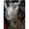 Image 3 : WHITE FLOOR FAN