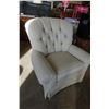 Image 2 : BROYHILL BUTTONBACK ARMCHAIR WITH OTTOMAN