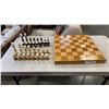 Image 1 : COMPLETE CHESS BOARD WITH CHESS PIECES
