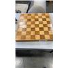 Image 2 : COMPLETE CHESS BOARD WITH CHESS PIECES