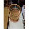 Image 2 : WICKER BASKET WITH 2 WOODEN TRAYS, TEA LIGHT CANDLES AND WICKER SPHERES