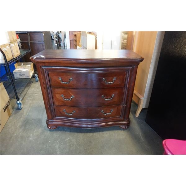 3 DRAWER DRESSER