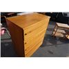 Image 2 : MID CENTURY MODERN 5 DRAWER CHEST OF DRAWERS